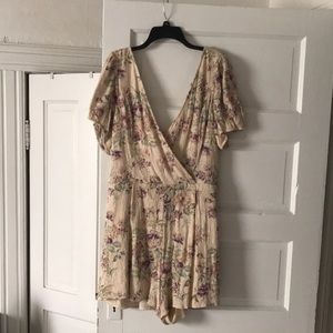 American Eagle Classy Floral Romper Size XXL